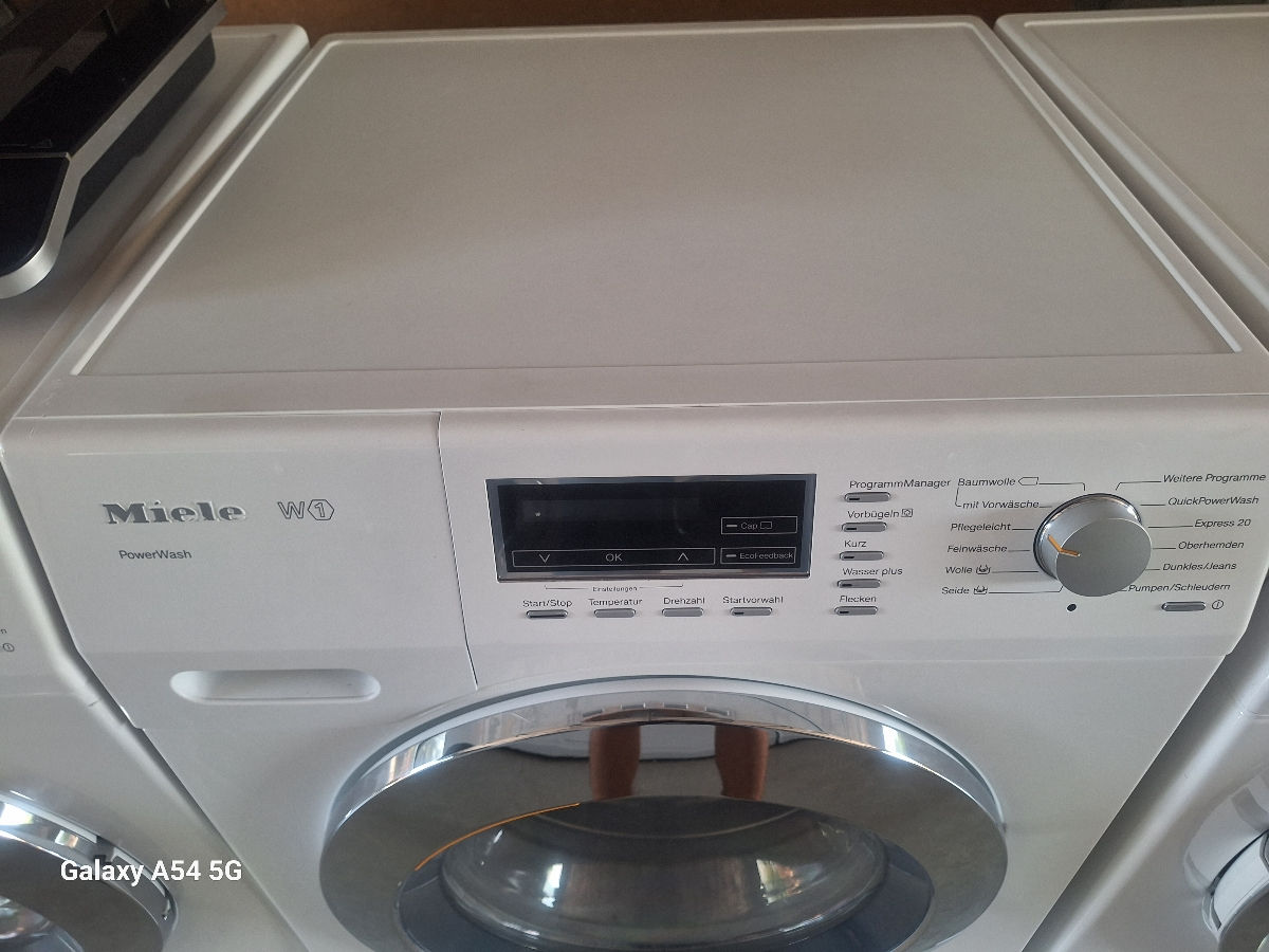 Mașincă de spălat rufe Miele W1, 1300 ore lucrate, 8
kg, adusă din Germania foto 1