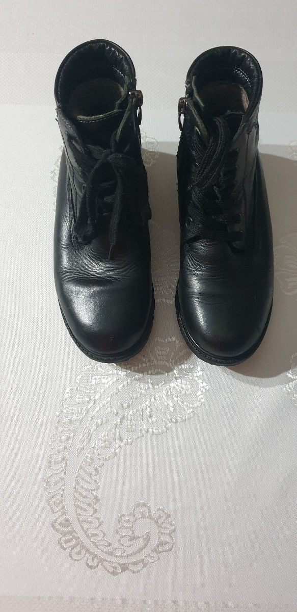 Incaltaminte pentru copii din piele naturala stare foarte bună marimea 33 . foto 0