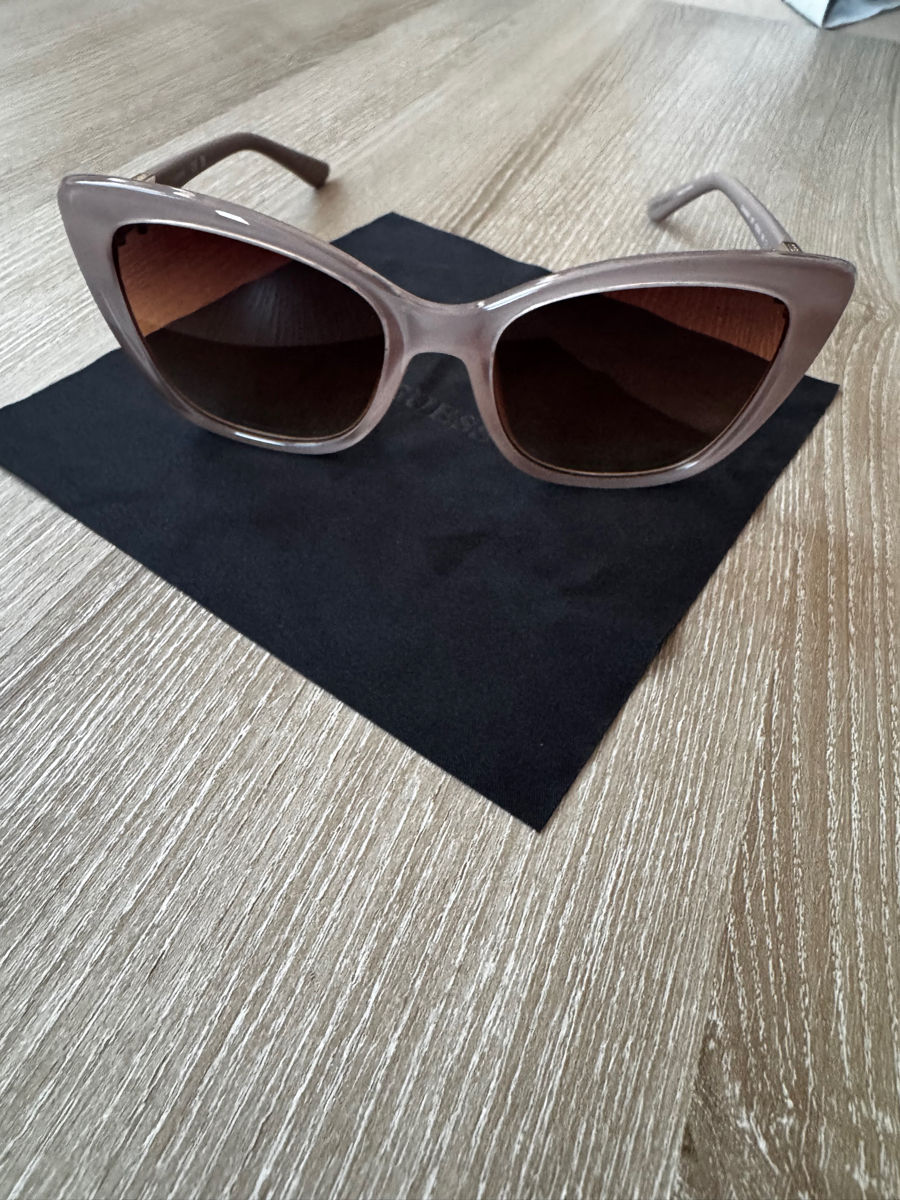 Ochelari de soare, Guess foto 2