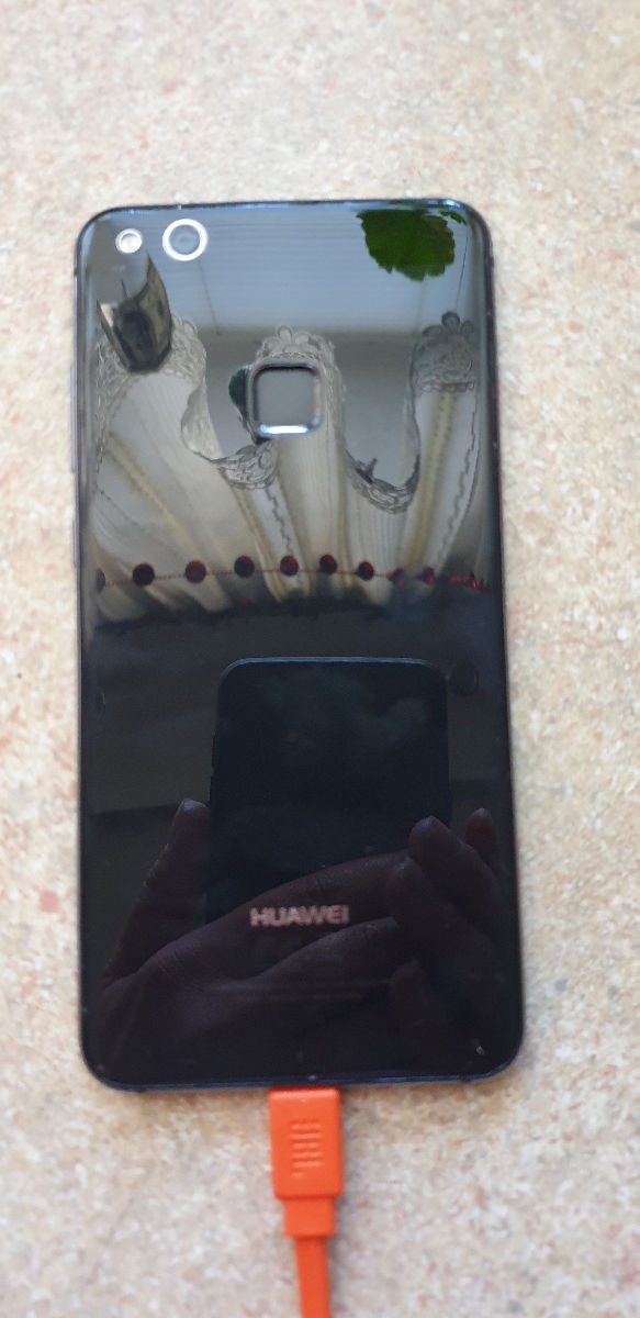 Vind telefon Huawei P10 lite și Samsung S 4 mini stare foarte bună ,funcționale. foto 1