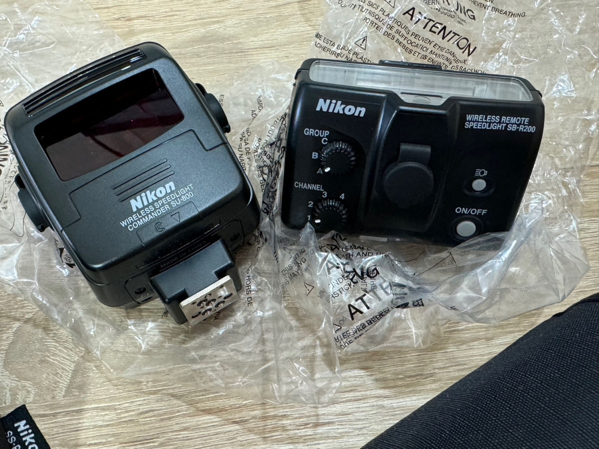 Nikon SU-800 + SB-R200 foto 0