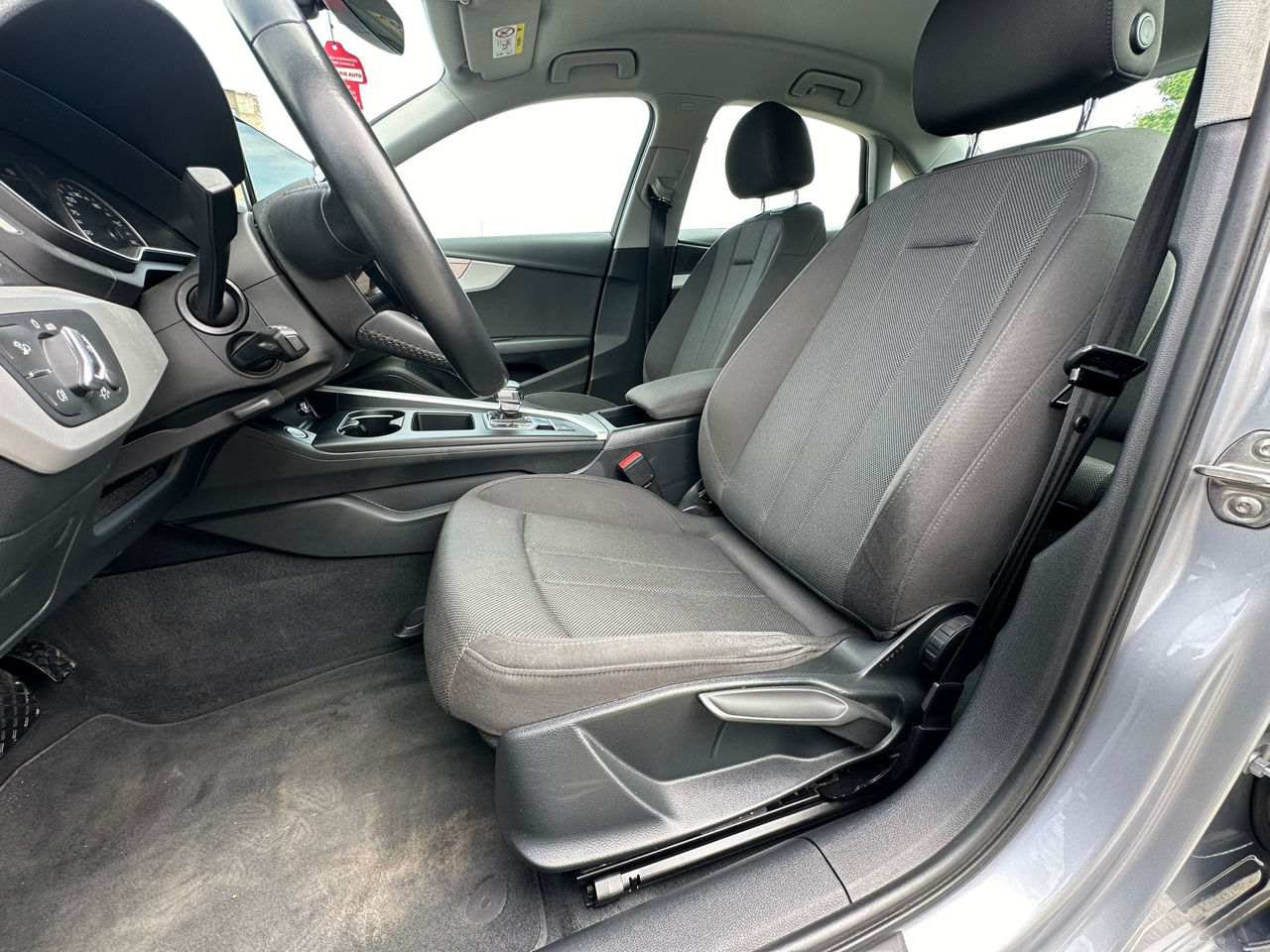 Audi A4 фото 14