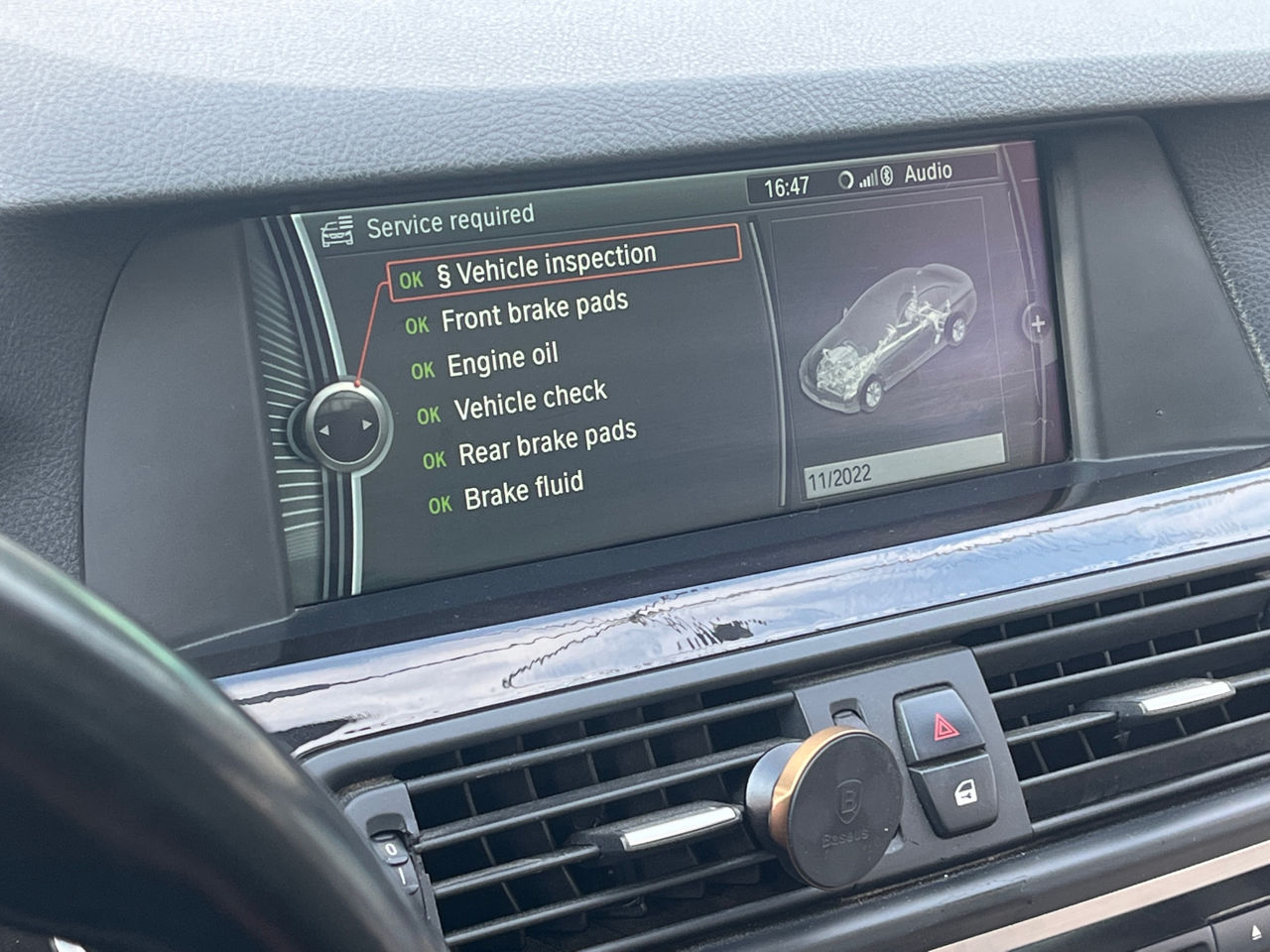 BMW 5 Series foto 10
