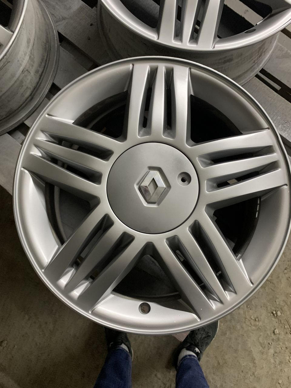 R16 4x100