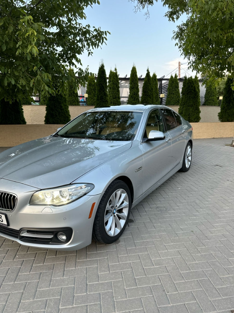 BMW 5 Series foto 8