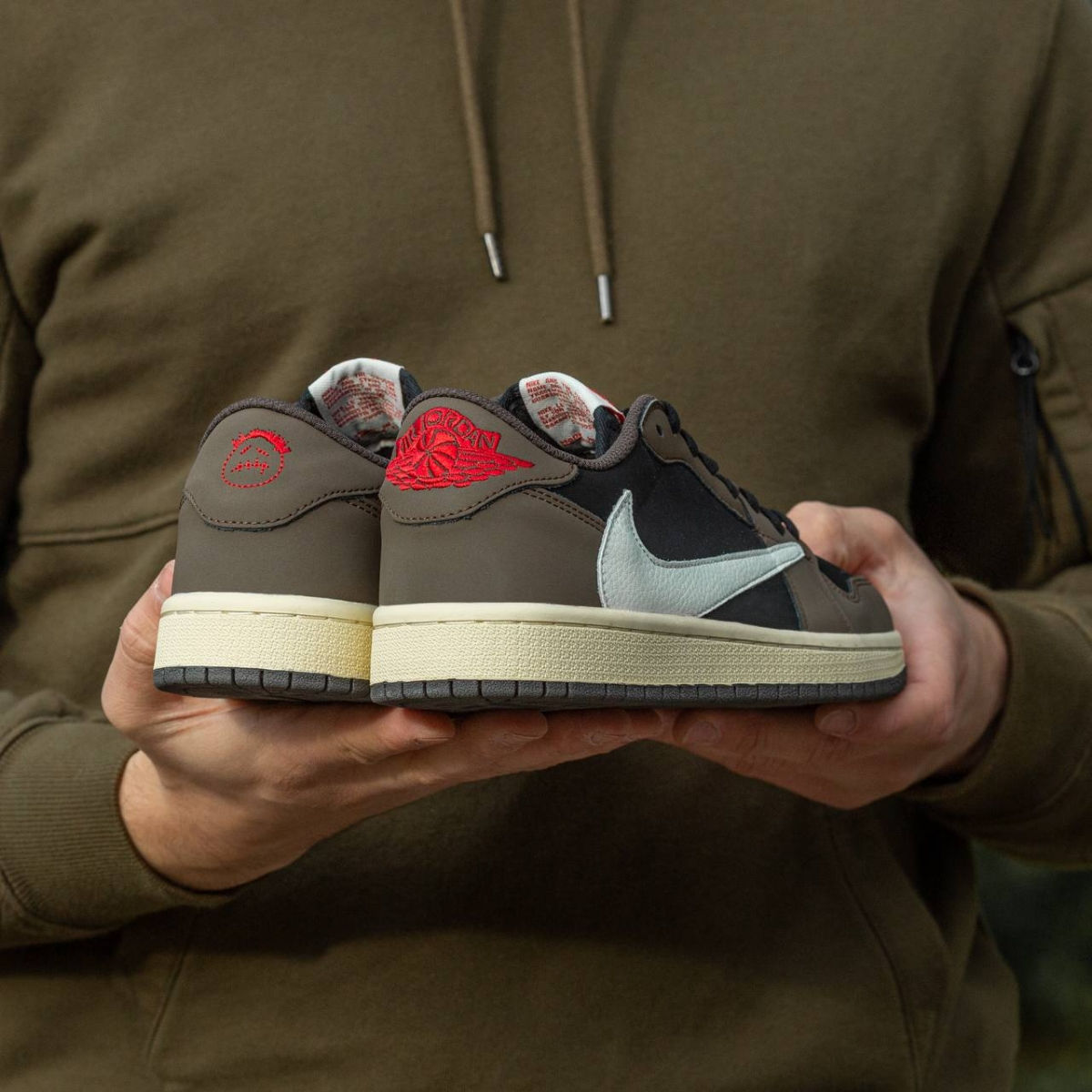 Nike Air Jordan 1 Retro  Low x Travis Scott Unisex foto 3