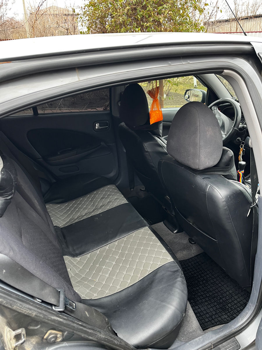 Nissan Almera фото 2