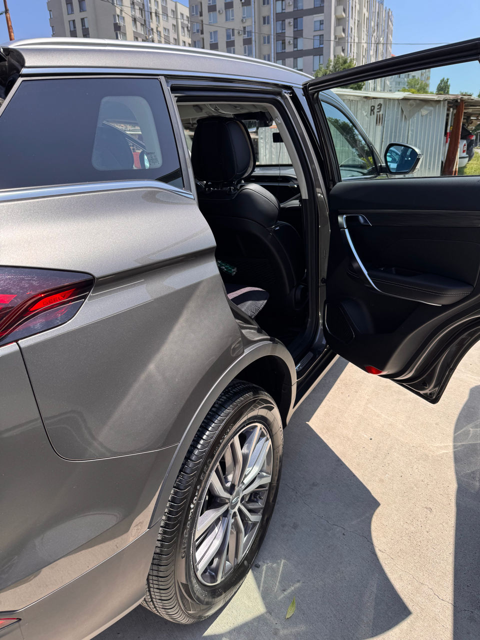 Geely Atlas Pro foto 6