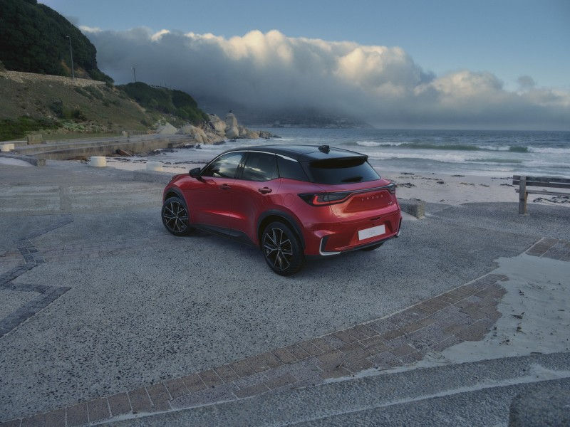 Lexus LBX foto 9