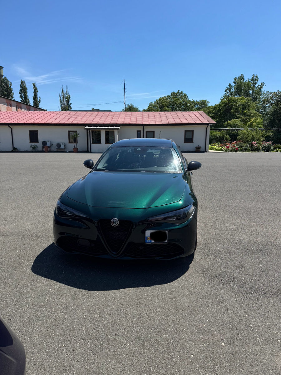 Alfa Romeo Giulia foto 0