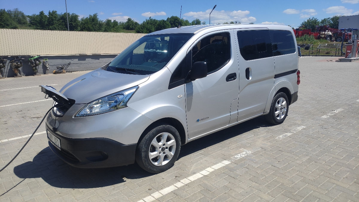 NissanNV200