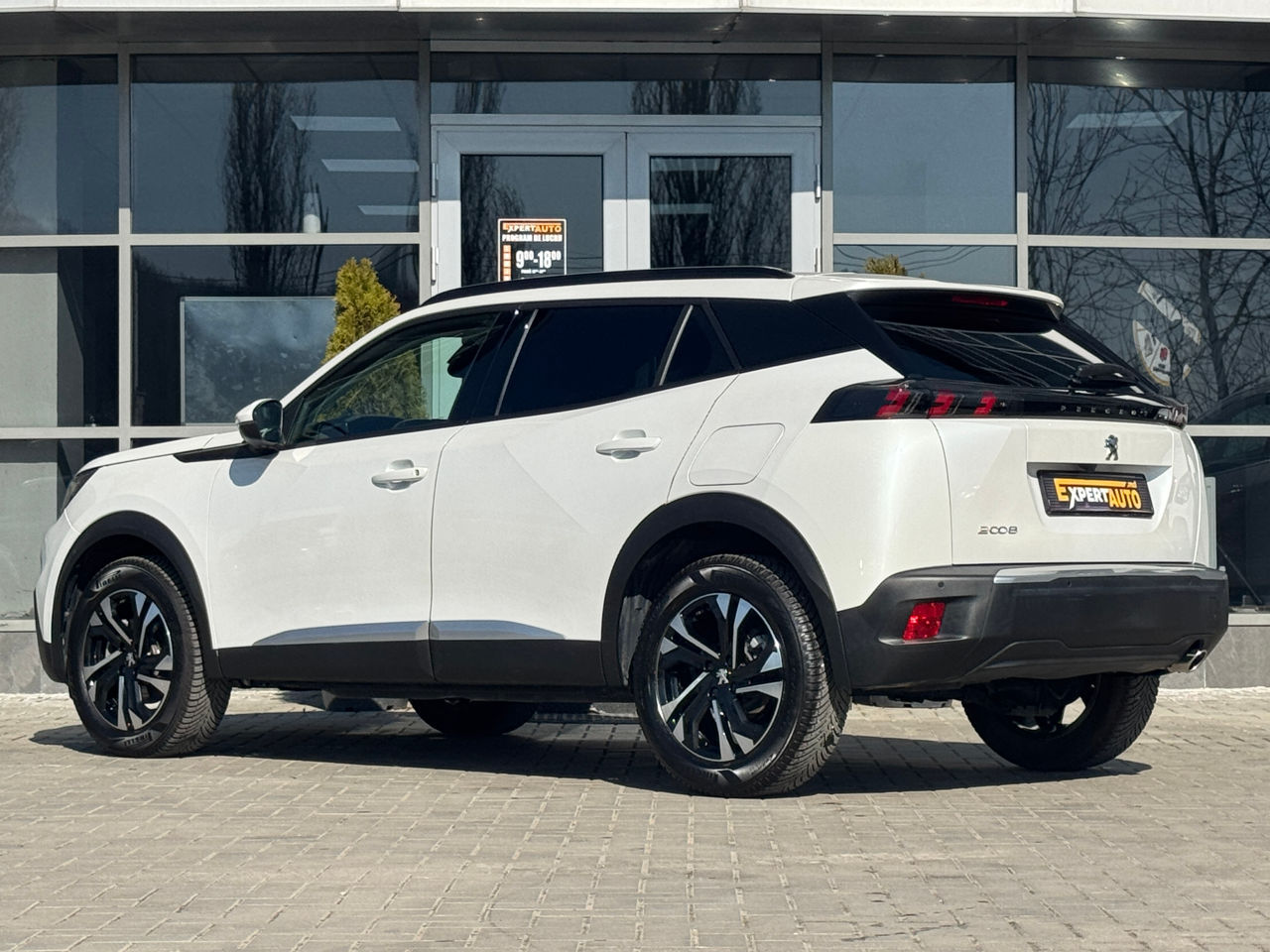 Peugeot 2008 — fotografia 4