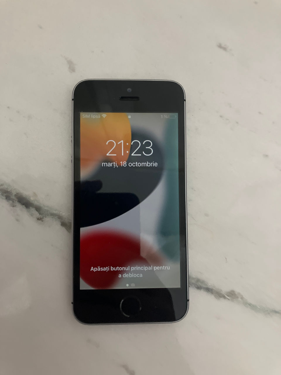 iPhone SE (2016)