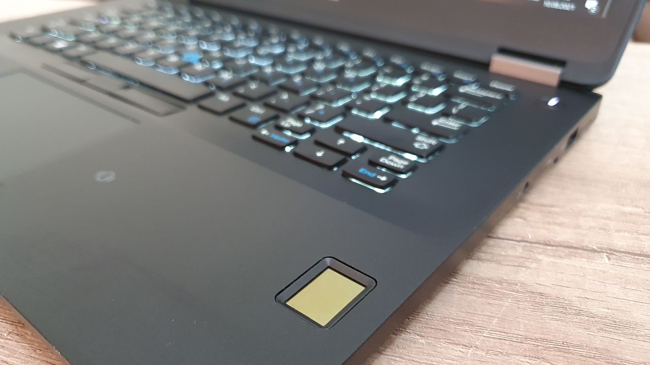 Dell E7470 (14.1" FullHD, i7 6600u, DDR4 16Gb, NVME 256Gb) foto 2