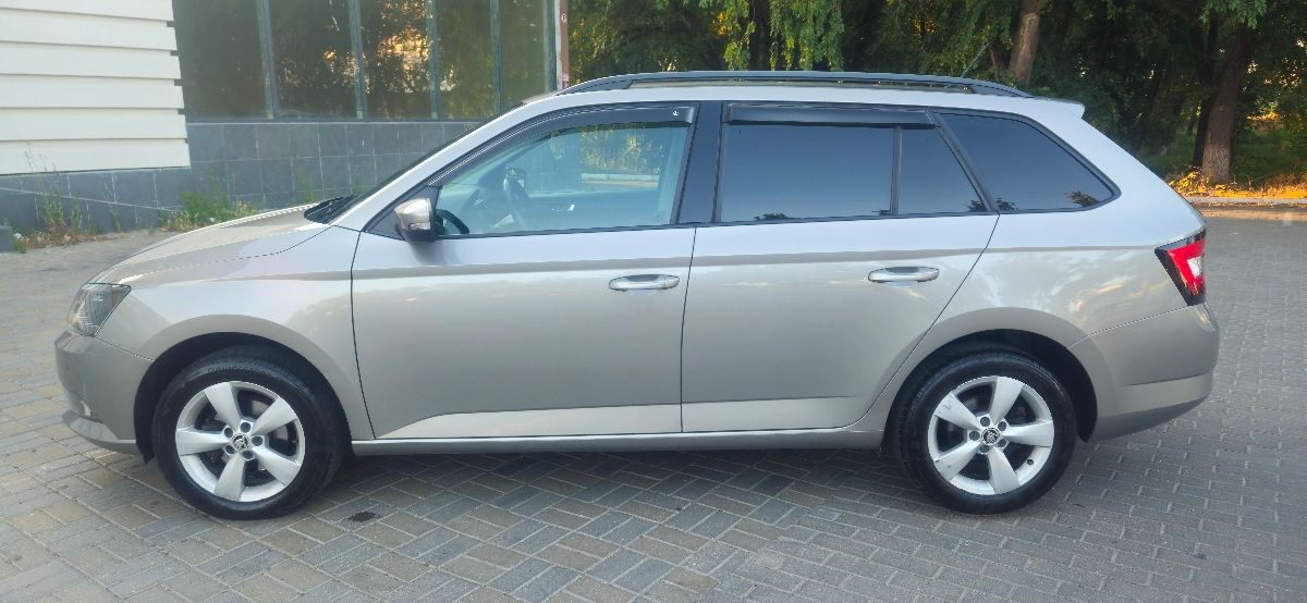 Skoda Fabia foto 2