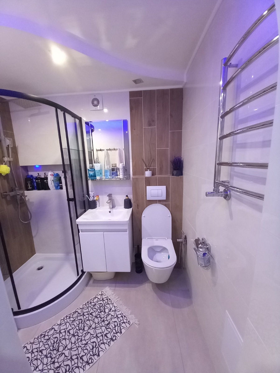 Apartament cu 2 camere, 70 m², Centru, Chișinău foto 1