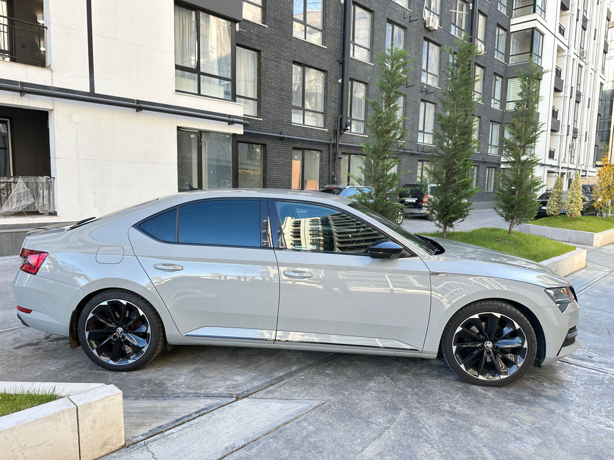 Skoda Superb foto 8