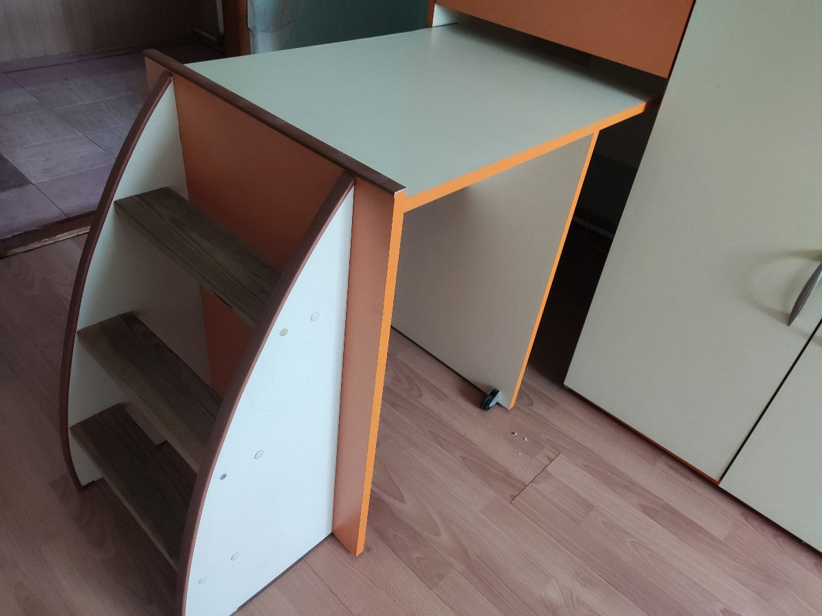 Se vinde pat la mansardă pentru copii cu zonă de lucru (second-hand) foto 5