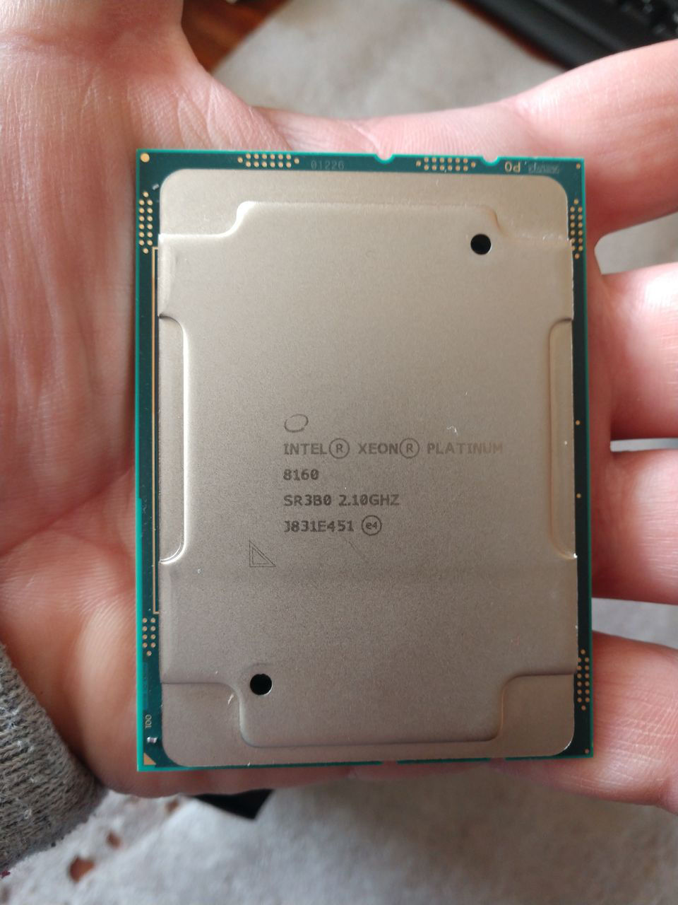 Xeon Platinum 8160 (24 core, 48 thread) + 128Gb Ram