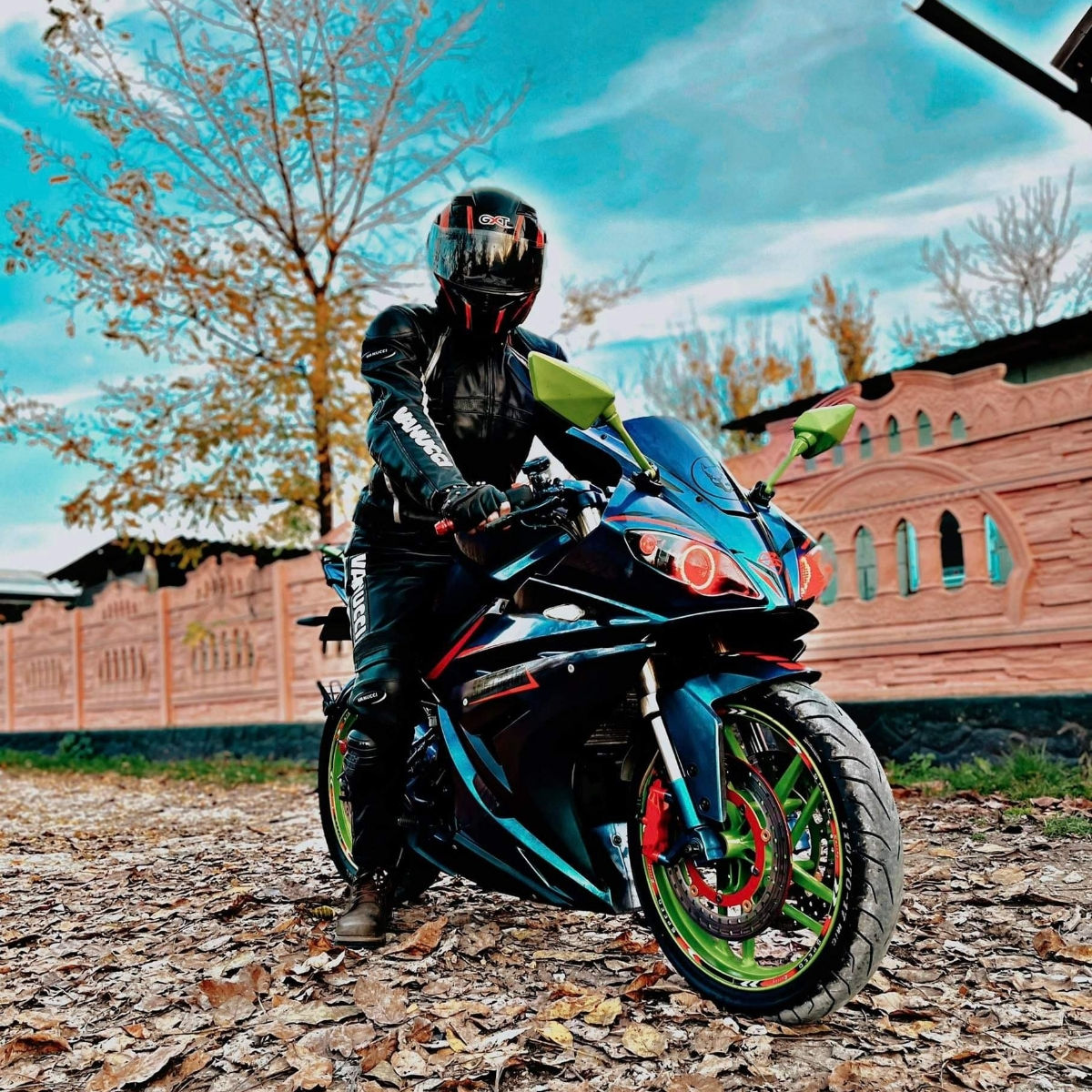 Costum moto vanucci foto 1