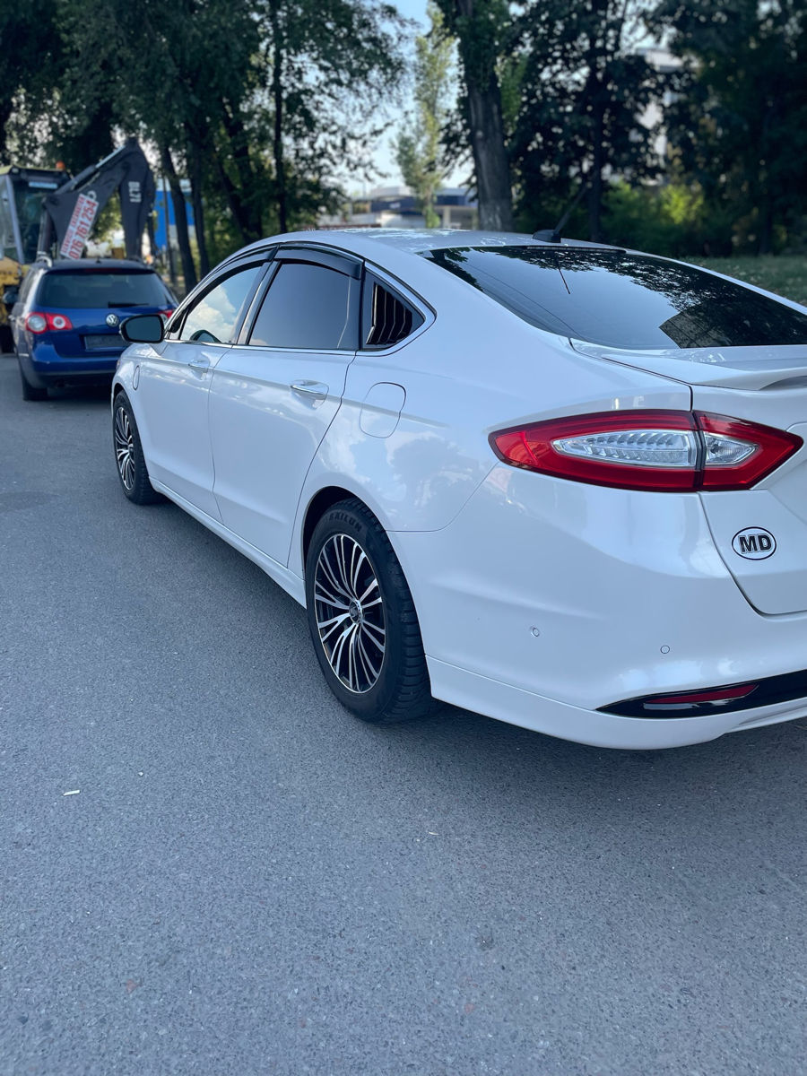 Ford Fusion 2013 г. с пробегом 1 км, Плагин-гибрид (бензин), 9000 €