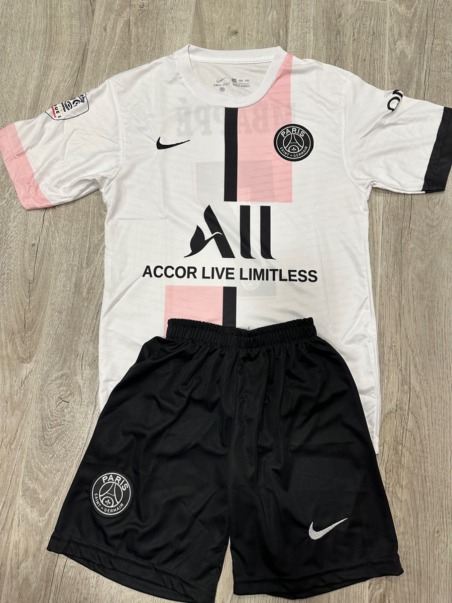 Costum fotbal Lamine Yamal 140 cm,152 cm foto 4