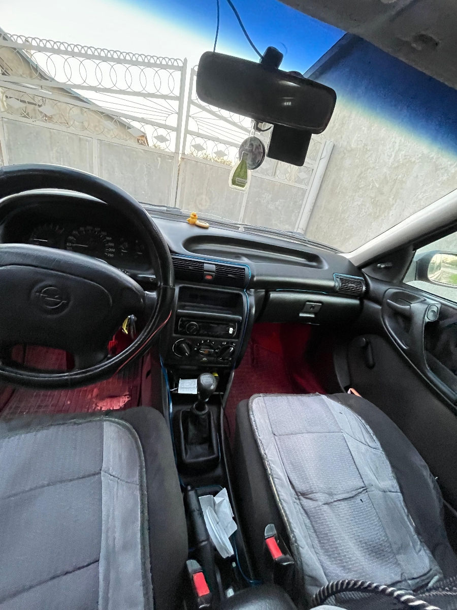 Opel Astra foto 9