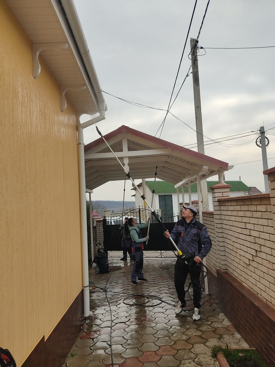 Servicii la înălțime, servicii de curatenie. вышка. Мытье окон, фасадов, стекол фото 8
