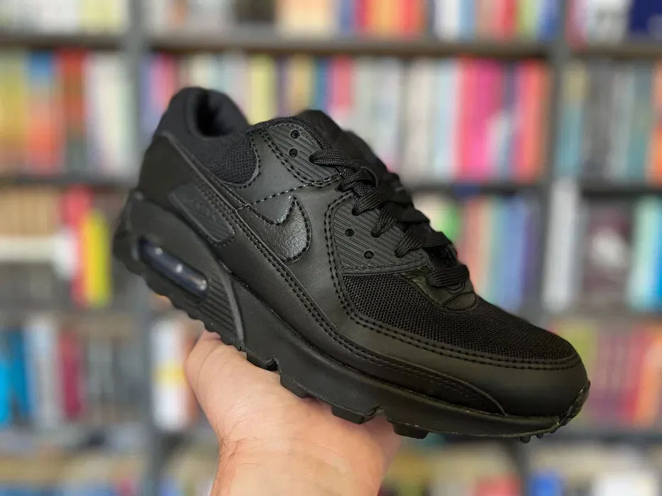 Nike Air Max noi, originale. Marimea 42. Negotiabil. foto 0