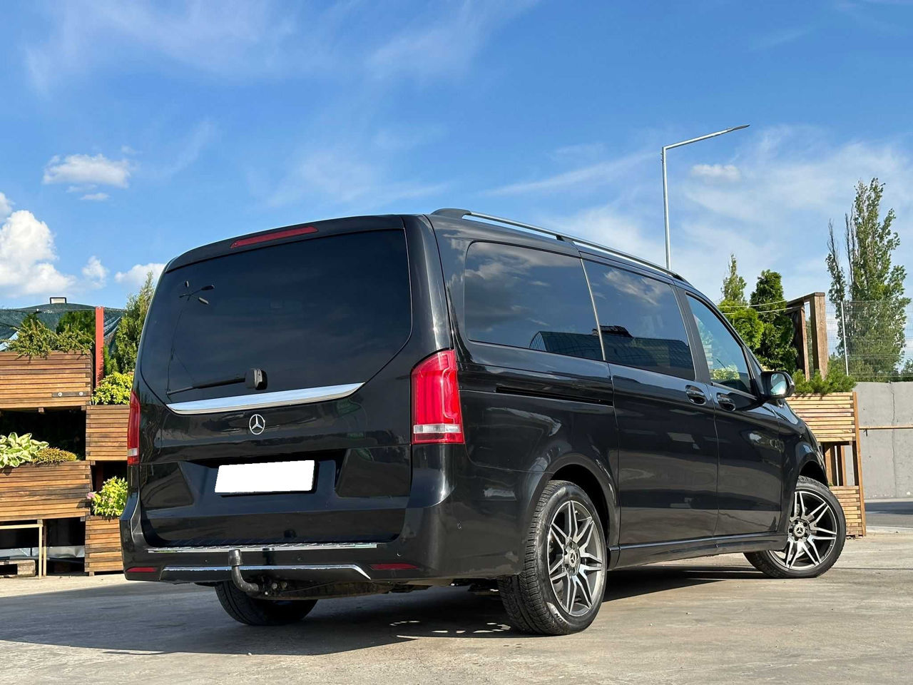 Mercedes Benz V Class 8 Locuri - Chirie Auto Chisinau / Rent a Car foto 1