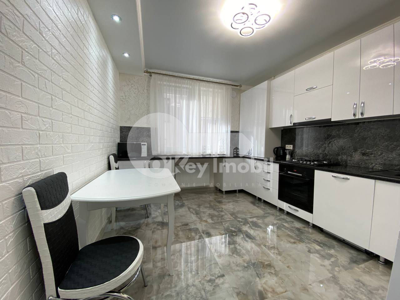 Apartament cu 2 camere, 70 m², Buiucani, Chișinău foto 4