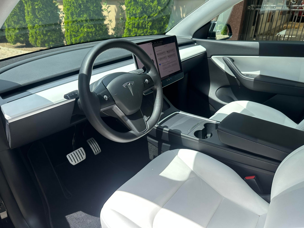 Tesla Model Y foto 7