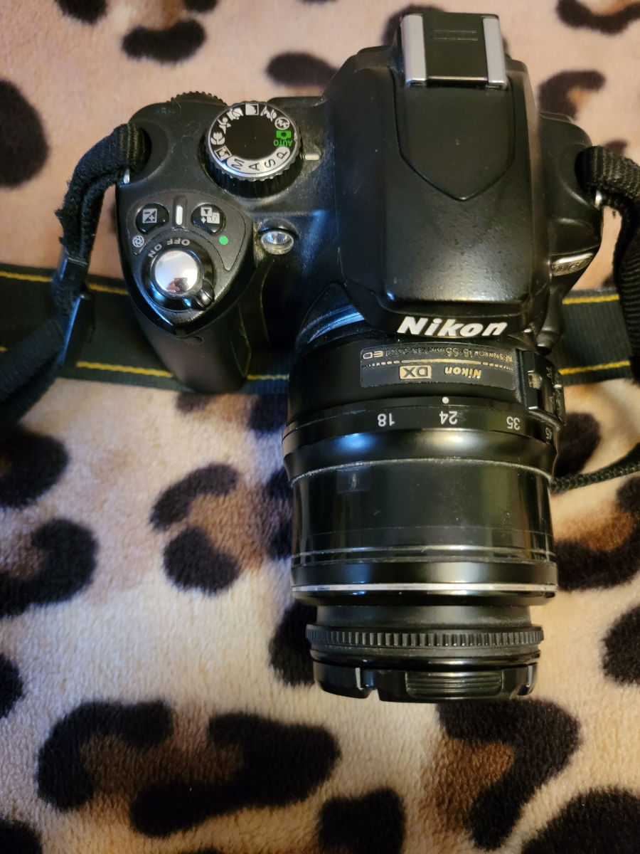 Фотопарат Nikon D60
