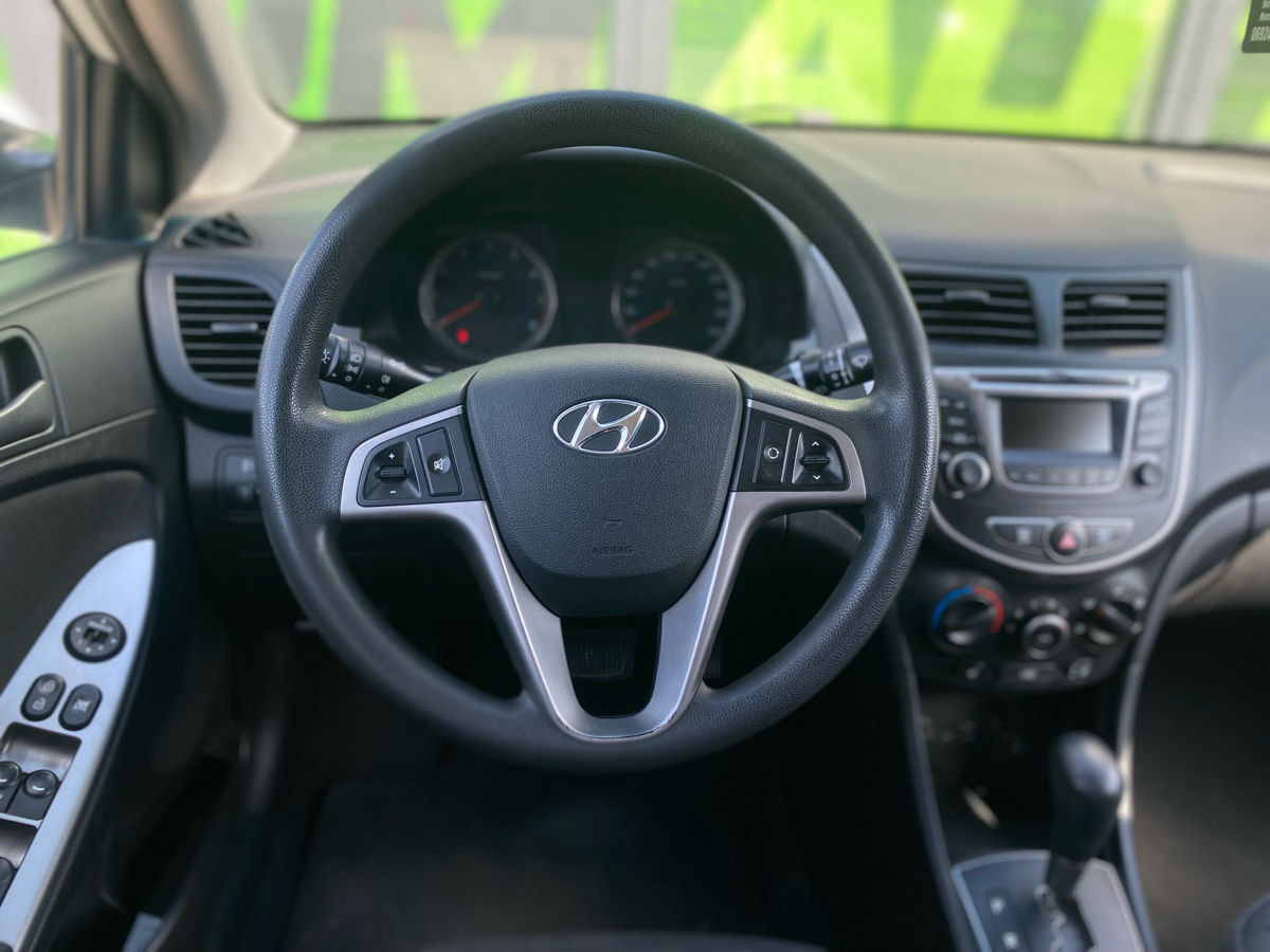 Hyundai Solaris foto 10