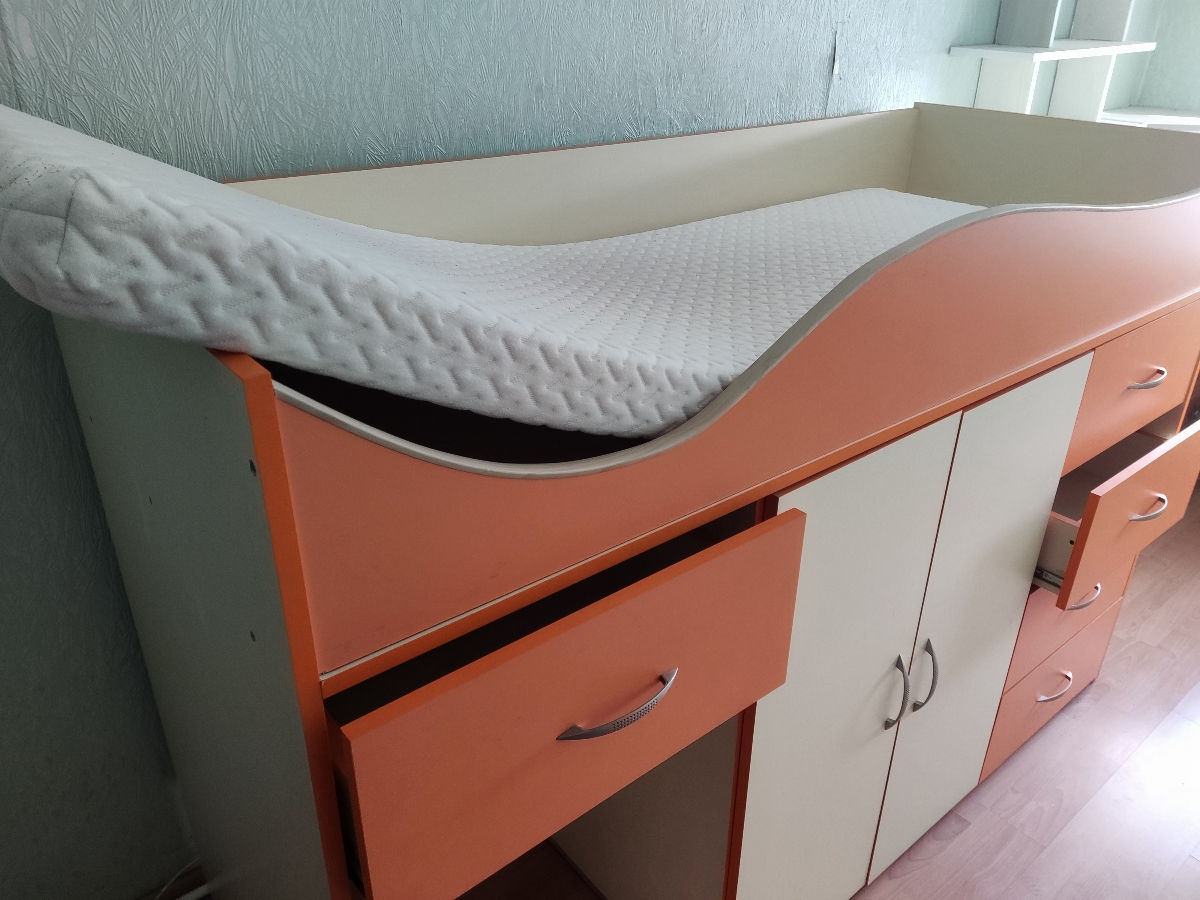 Se vinde pat la mansardă pentru copii cu zonă de lucru (second-hand) foto 6