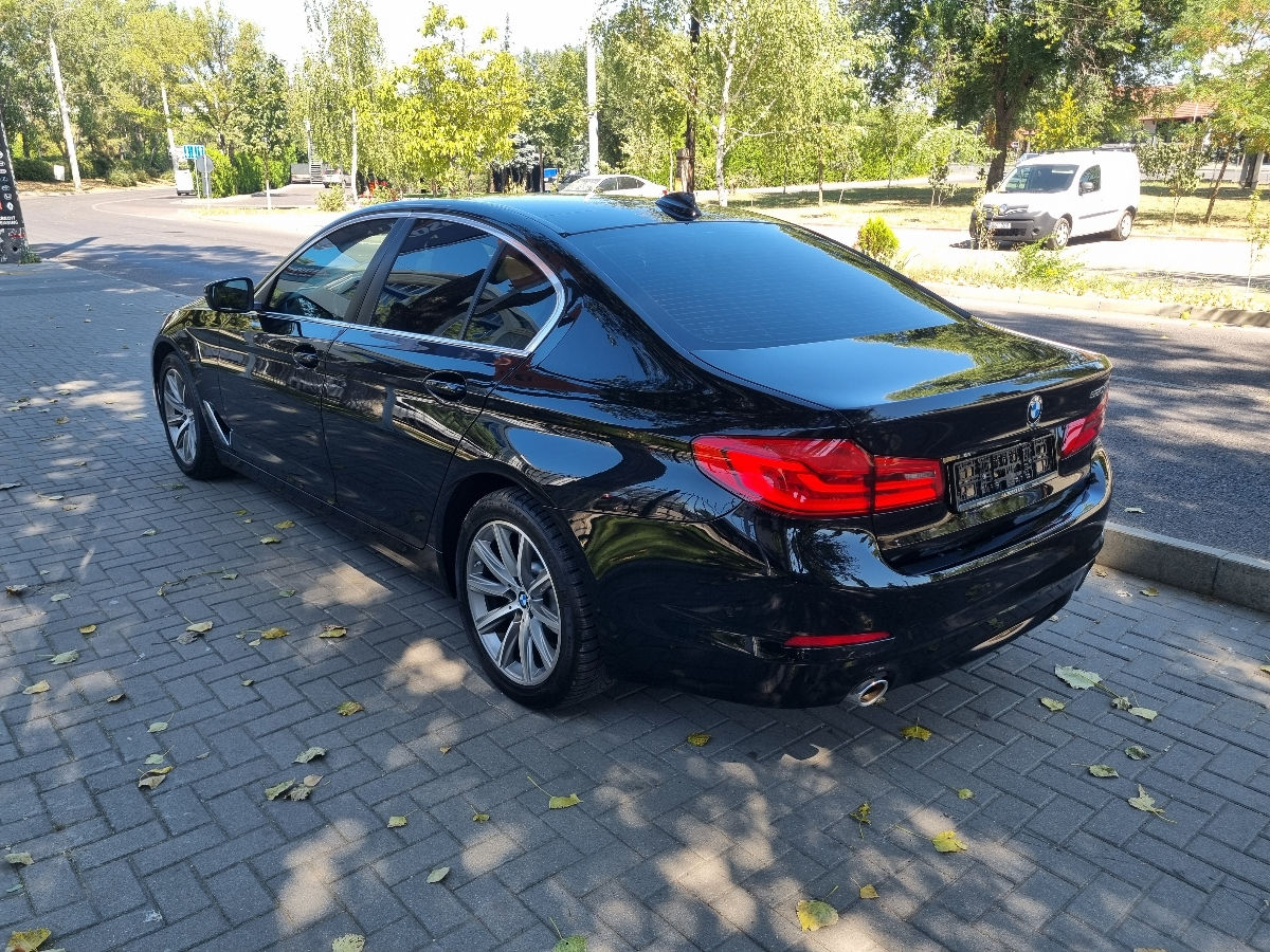 BMW 5 Series 2018 photo 7