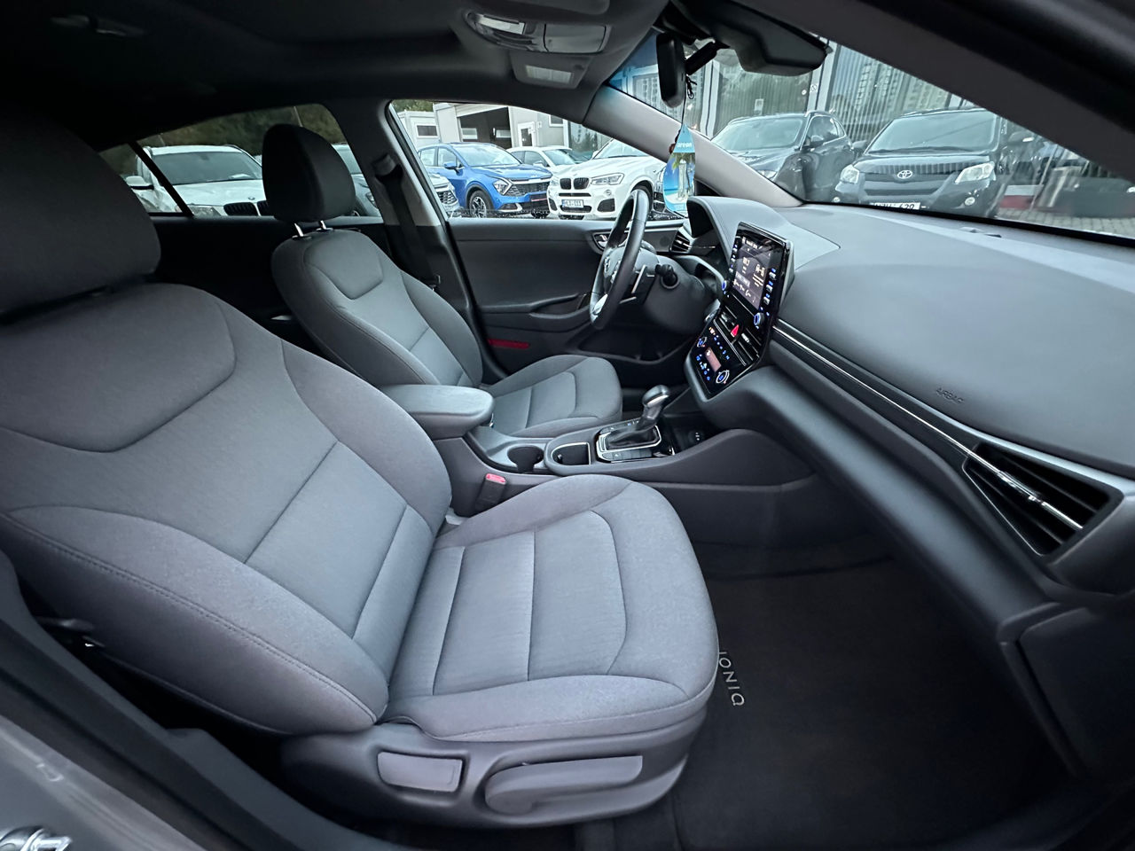 Hyundai IONIQ foto 14