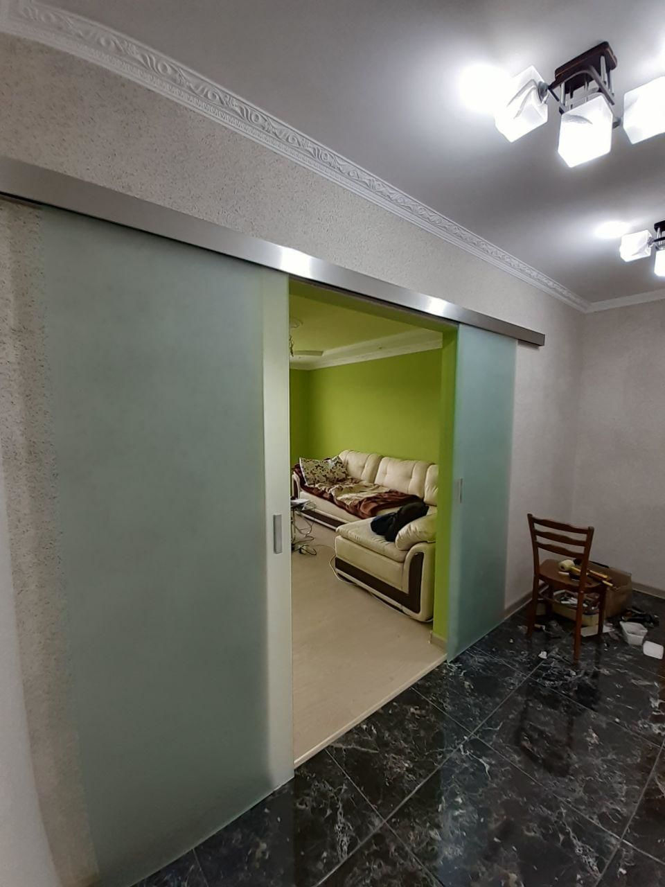 Раздвижные стеклянные двери между комнатами фото 0