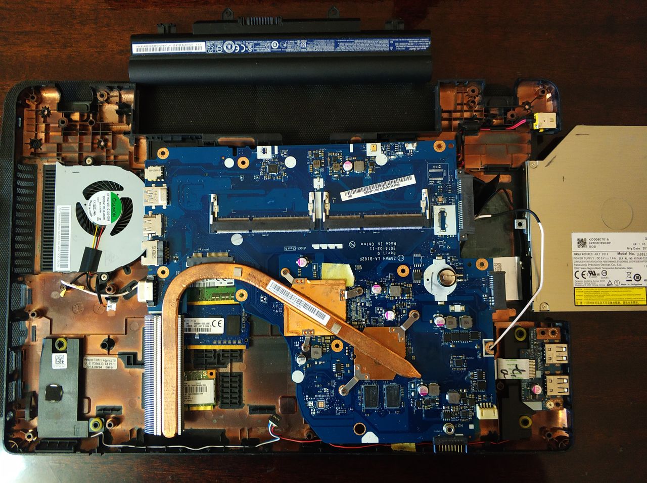 Продам на запчасти два Ноутбука!!!