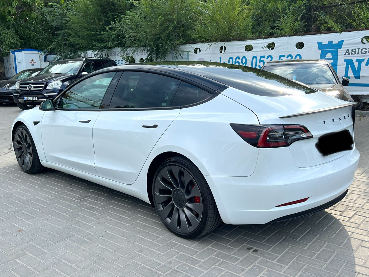 Tesla Model 3 foto 3