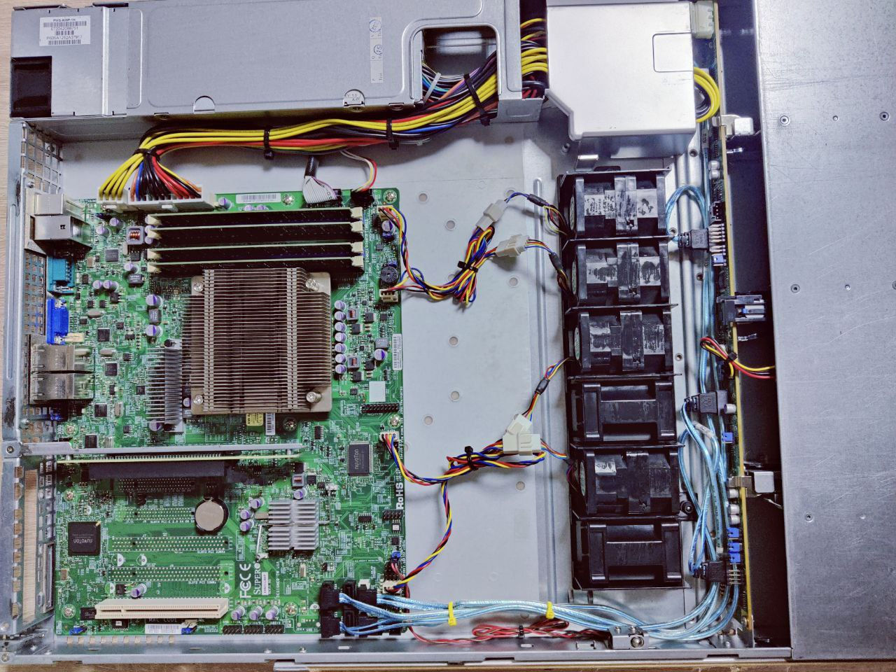 Продам сервер Intel Xeon E3 1280v2 - 32 GB RAM - 4 BAY 3.5 фото 5