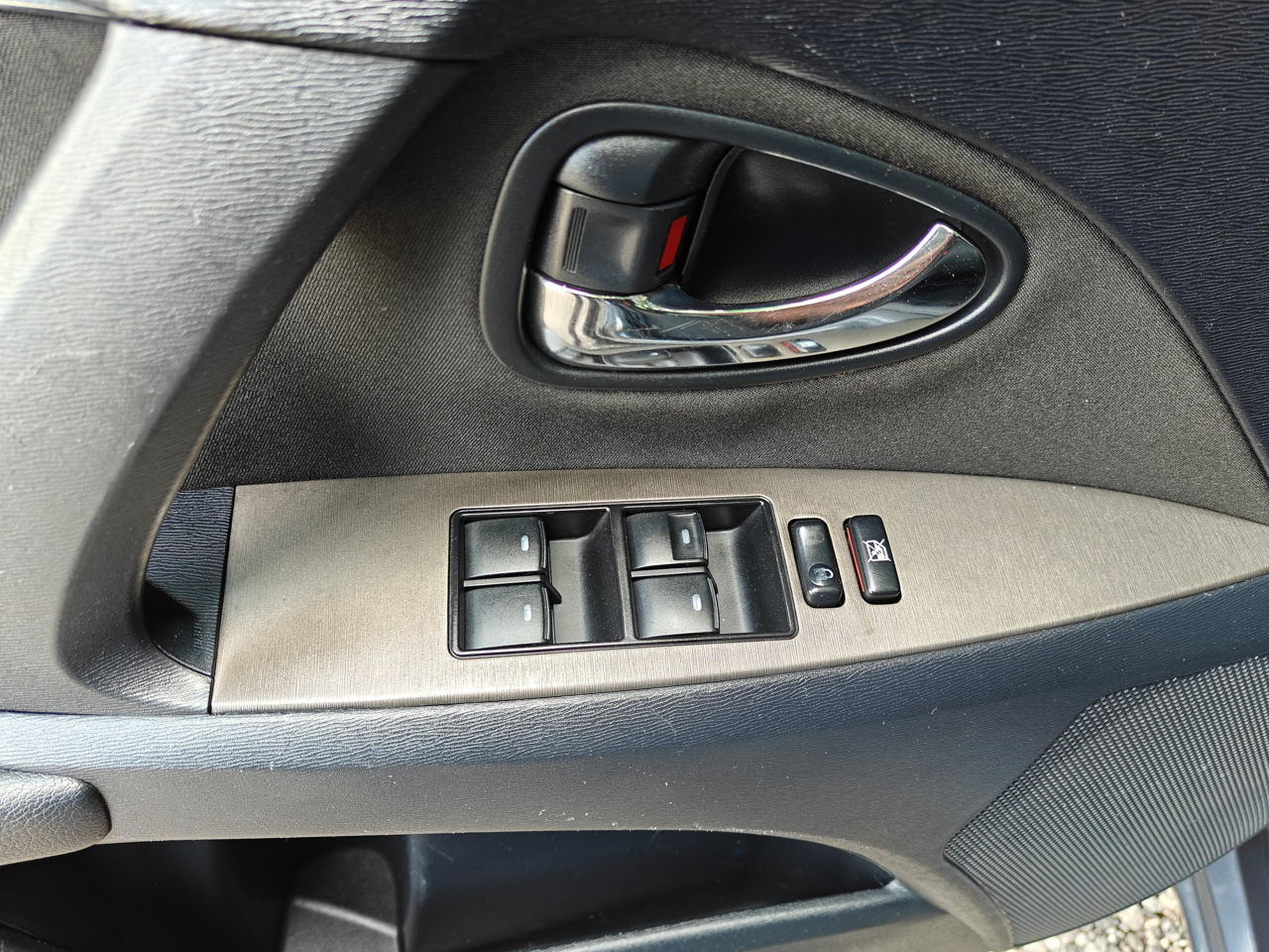Toyota Avensis фото 15