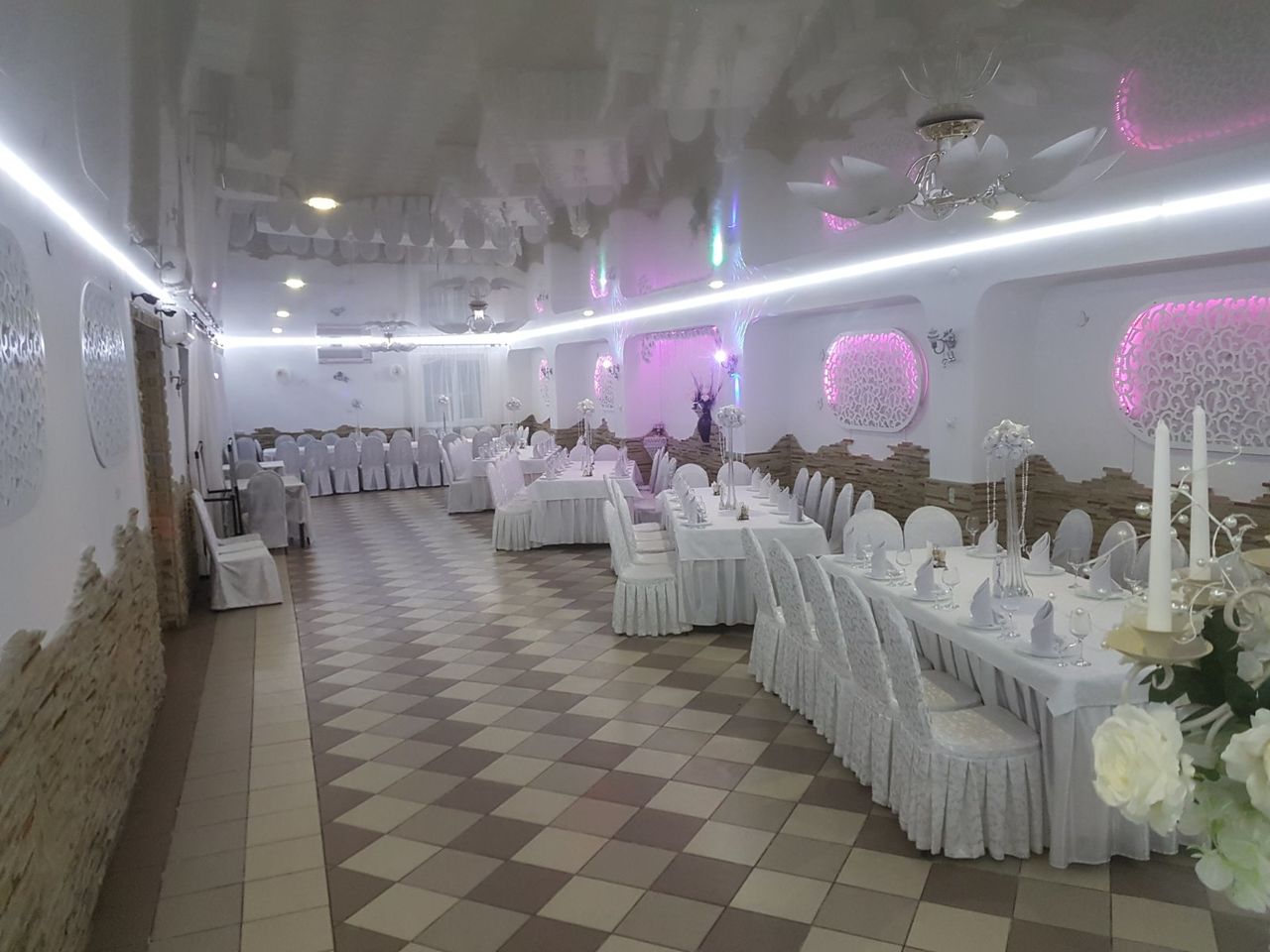 Centru, afacere activa linga Piata Amir (Domus). Restaurant