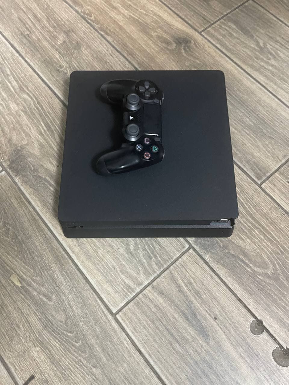 Playstation 4 Slim 1 TB