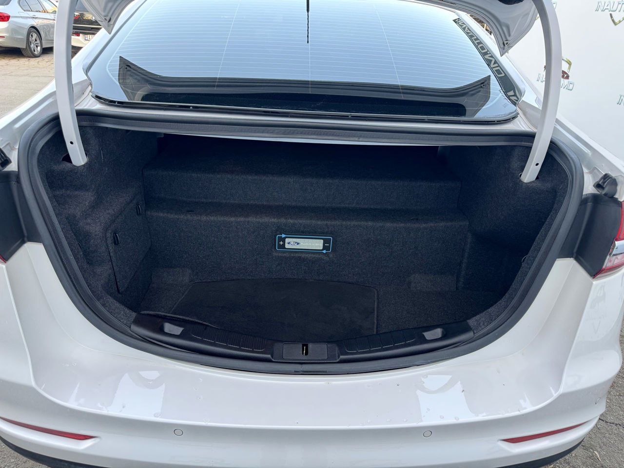 Ford Fusion фото 17