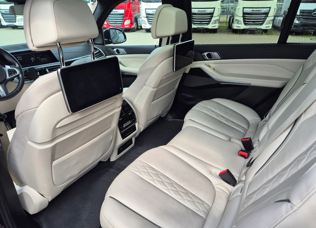 BMW X7 foto 17