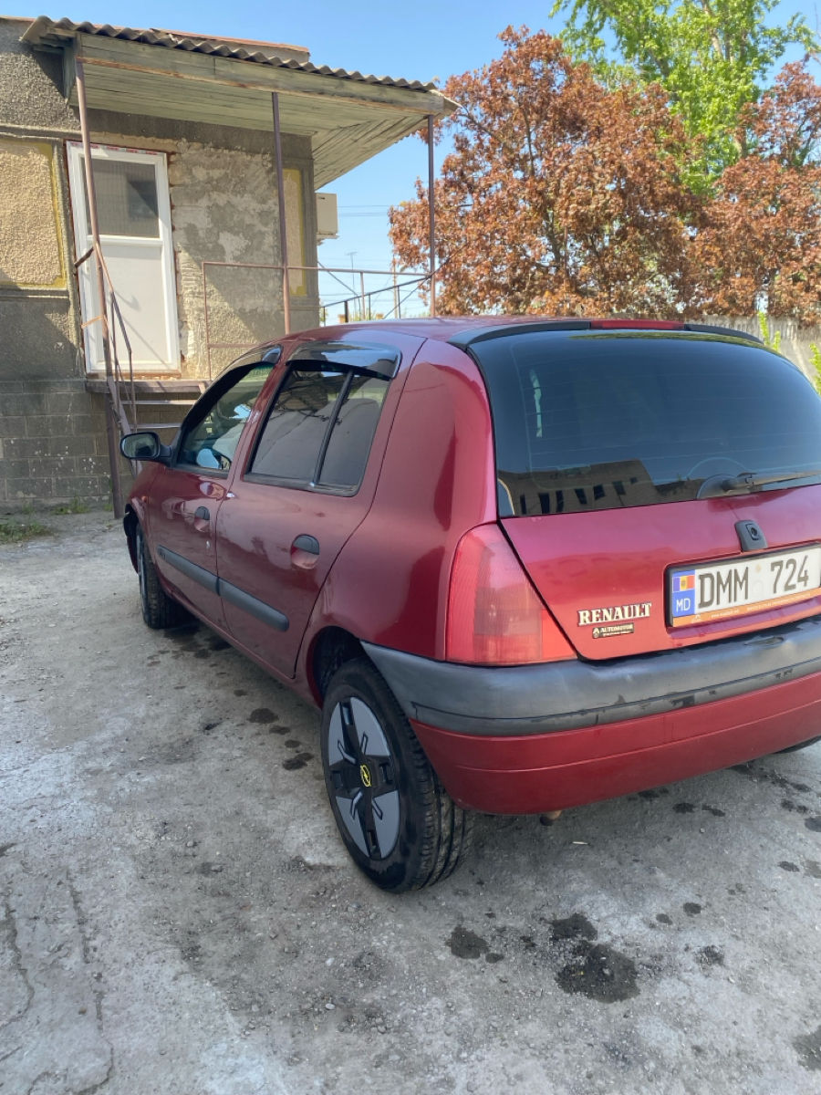 Renault Clio фото 3