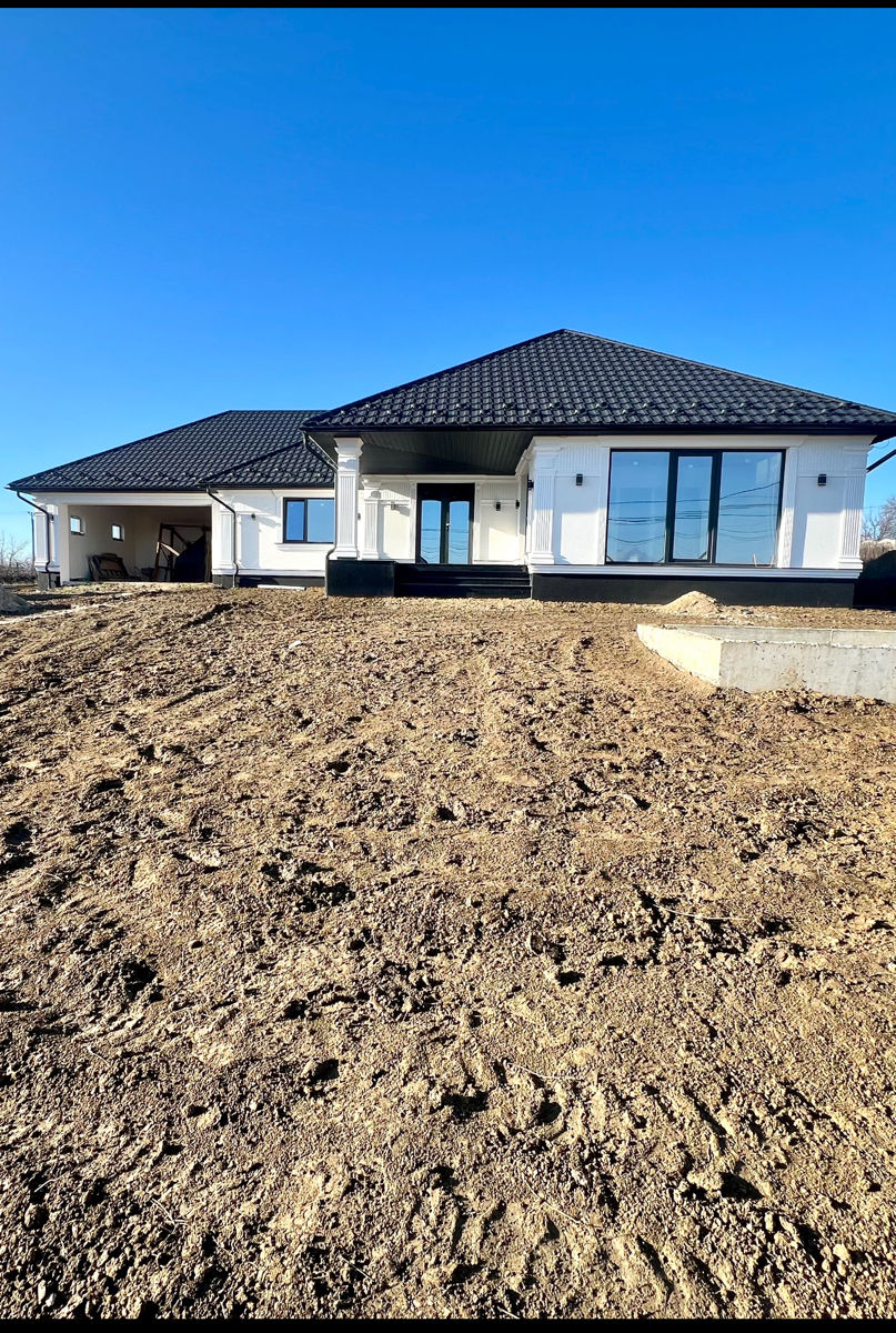 Se vinde casa superba