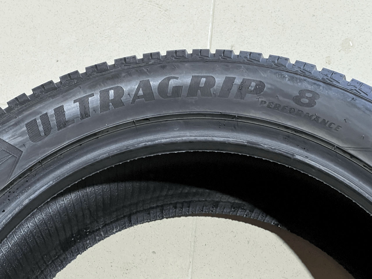 good year ultragrip 8 285 45 R20 iarna foto 1