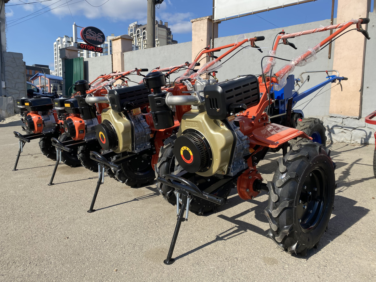 Motoblocuri zubr motorina/benzina foto 0